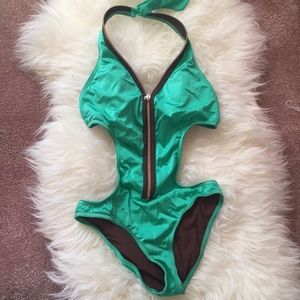 Kenneth Cole Reaction One Piece Swimsuit Size M